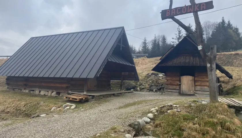 Bacówka Bartne: historia, sery i noclegi w sercu tradycyjnego wypasu owiec